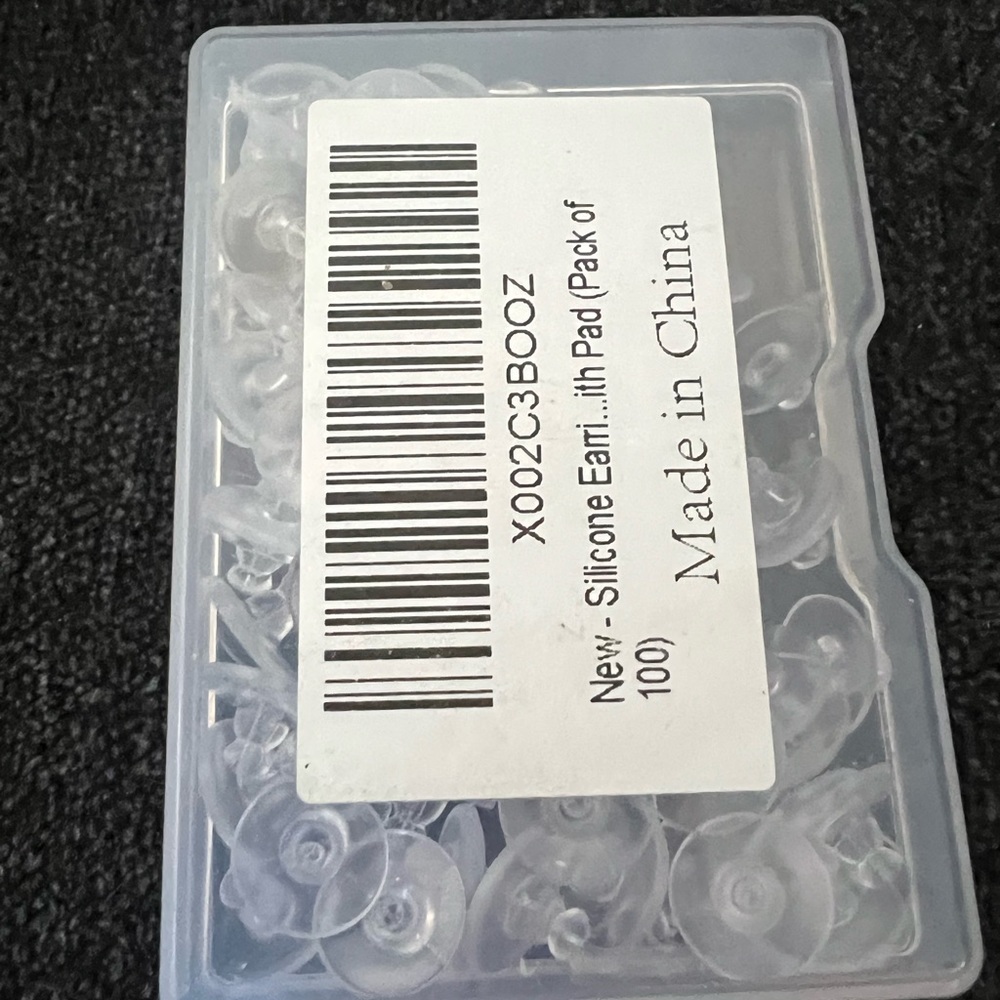 ⭐️ Firm Price ⭐️ New in box silicone ear backings